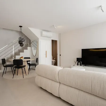 Homeforguest Bright Duplex By Canteras