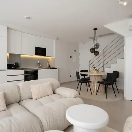 Homeforguest Bright Duplex By Canteras *
