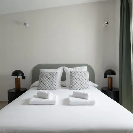 Homeforguest Bright Duplex By Canteras *