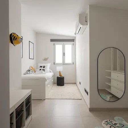 Apartment Homeforguest Bright Duplex By Canteras
